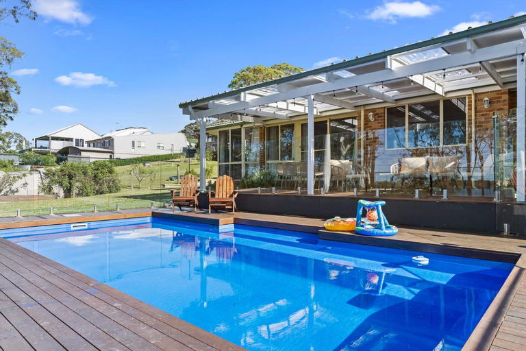 Waterfront Paradise Lodge Brightwaters, Lake Macquarie - West