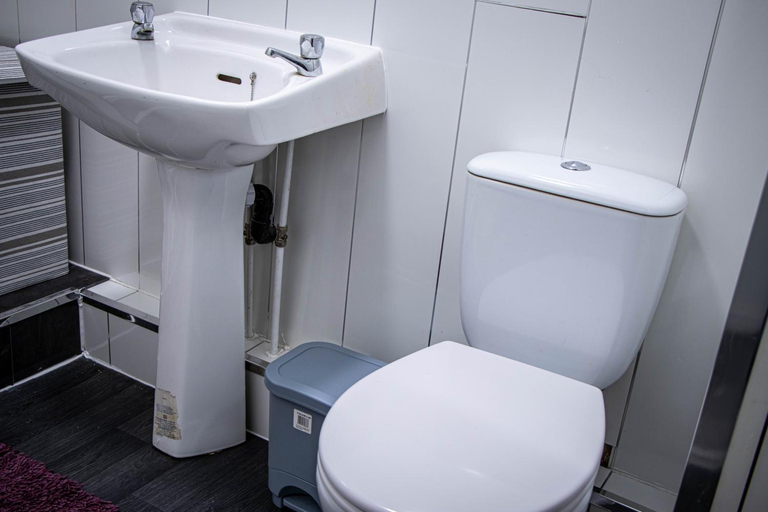 Bathroom 2, 33 Turner street, Redcar and Cleveland