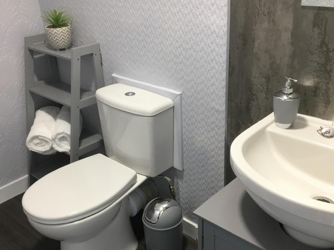 Bathroom, Highland Bridge Hotel, Highland