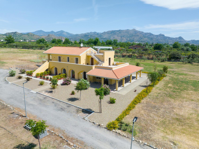 Others 4, Minissale Farmhouse, Catania