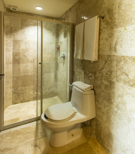 Bathroom 3, Coral Maya Stay Suites, Cozumel