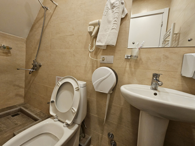 Bathroom 3, Hotel Boutique IVERIA, Tbilisi