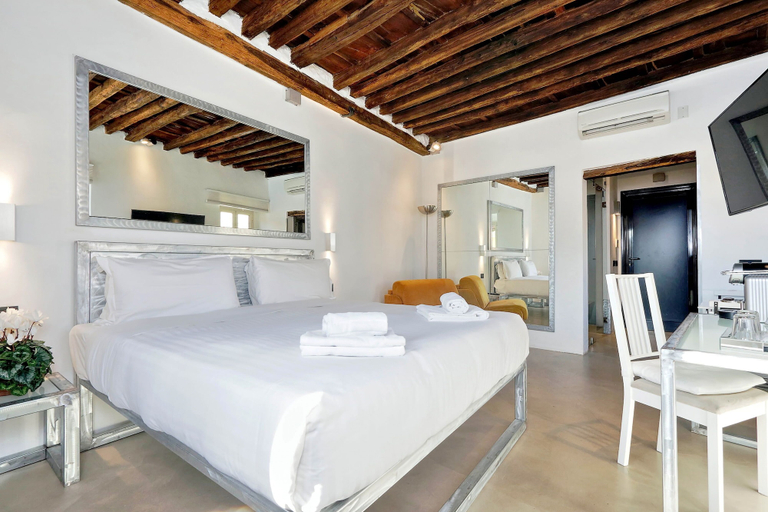 Bedroom 5, House of Mamas, Roma