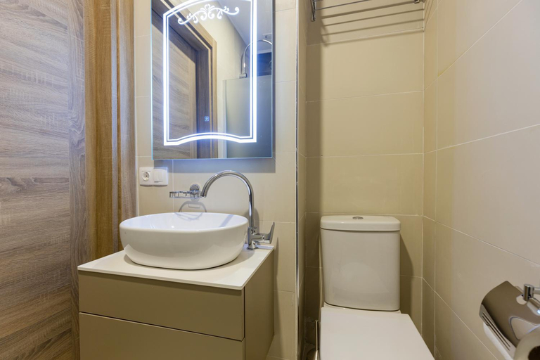 Bathroom 5, Panorama Kvariati, Batumi