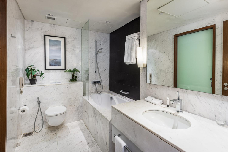 Bathroom, Emaar Residences, Dubai