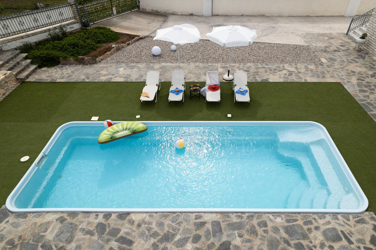 Others 2, Villa Ero, Peloponnese