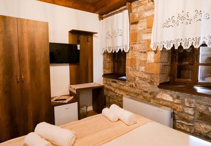 Bedroom 2, Bujtina Kapllani, Beratit
