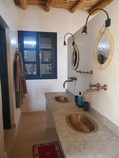 Bathroom 7