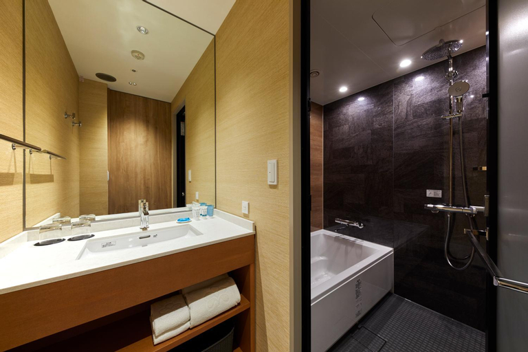 Bathroom 28
