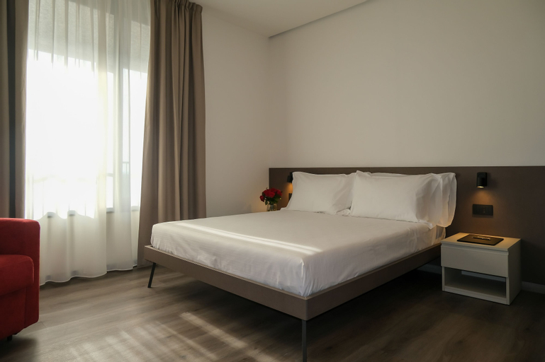Bedroom 5, Emerald Green Residence, Verona