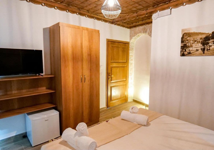 Bedroom 2, Bujtina Kapllani, Beratit