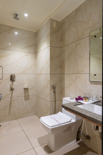 Bathroom 4, Hotel Meghdoot, Bhopal