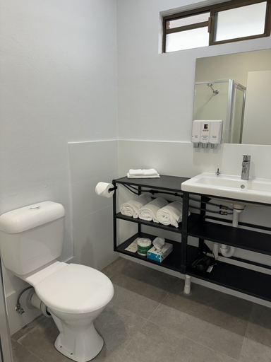 Bathroom 3, Longreach Motor Inn, Longreach