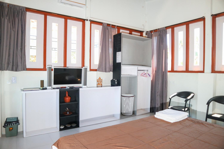 Bedroom 12