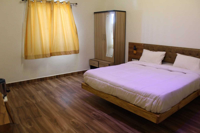 Bedroom 2, Unique Resort And Restaurant, Porbandar