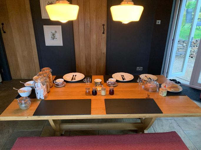Food & Drinks, Highly recommended dog friendly cosy country escape with open fires near M4, Carmarthenshire