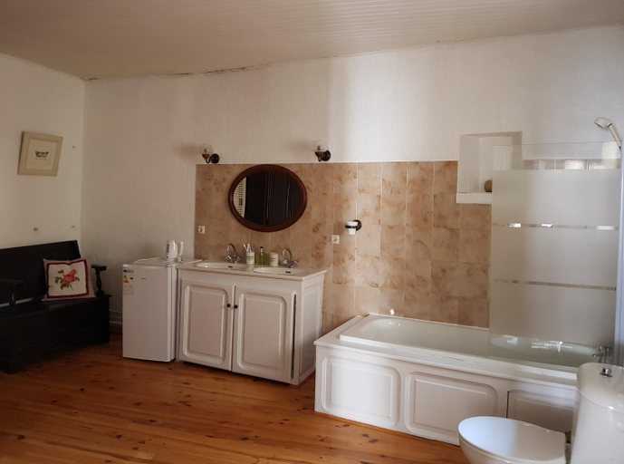 Bathroom 3, Maison du Coquelicot, Aude