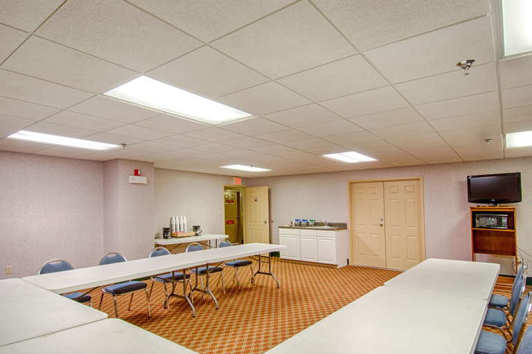 Food & Drinks 5, Park Tower Inn, Sevier