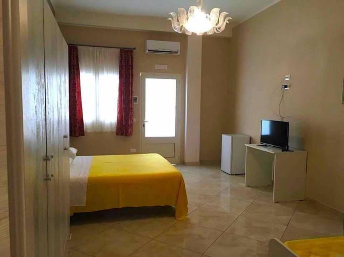 Bedroom 4, L'ISOLA DEI SAPORI BOUTIQUE HOTEL, Foggia