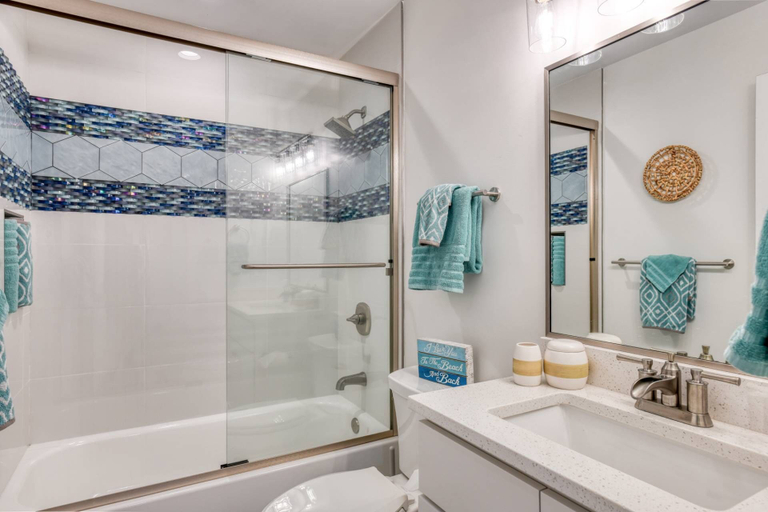 Bathroom 3, Maritime Place, Saint Johns