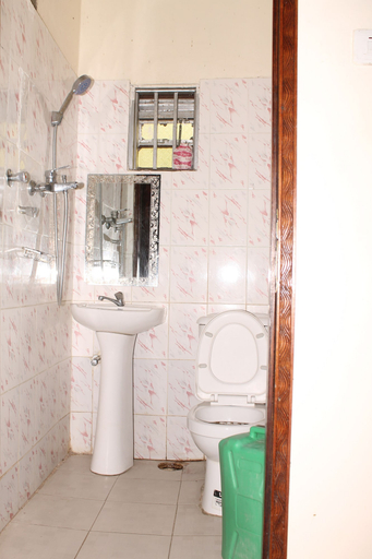 Bathroom 3, SheoBill Safari Lodge, Ntoroko