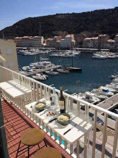 Others 5, Appartement duplex plein sud sur le port de Bonifacio, Corse-du-Sud