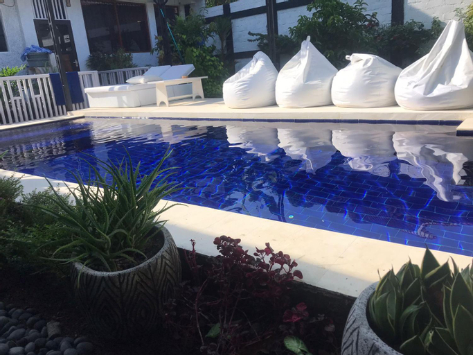 Swimming Pool 8