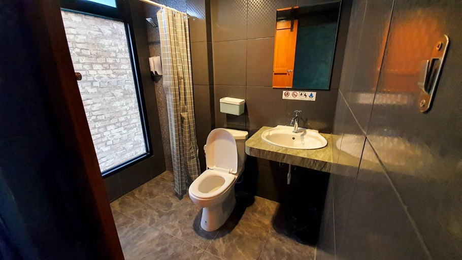 Bathroom 2, Phooree Boutique Hotel Phuributi, Ron Phi Pun