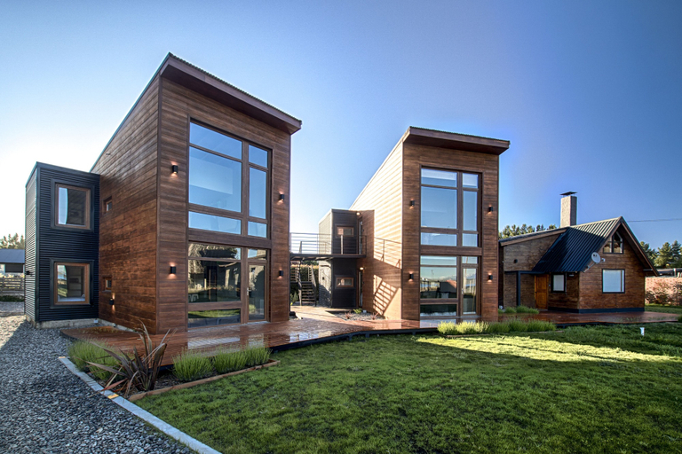 Exterior & Views