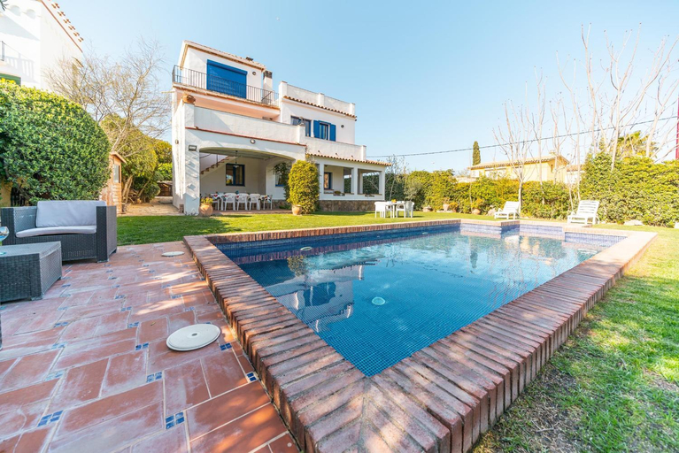 Sport & Beauty 2, Villa Sol, Girona