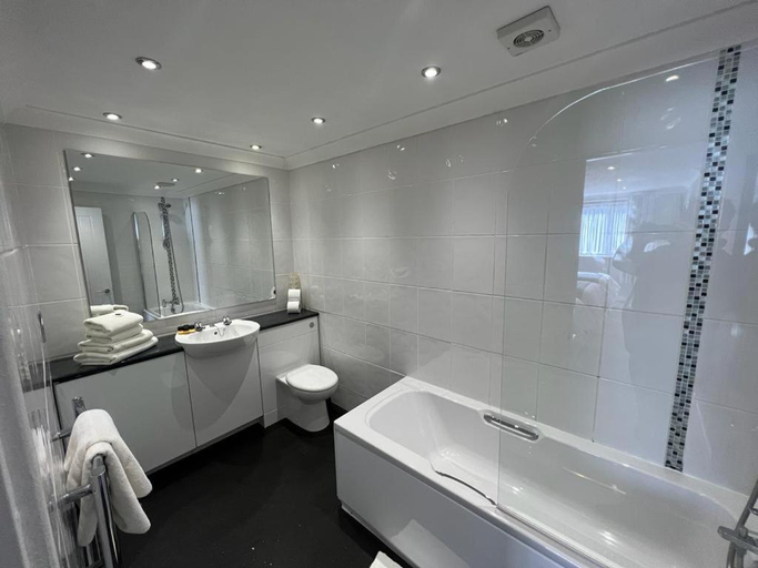 Bathroom 3, Revelstoke Hotel, East Riding of Yorkshire