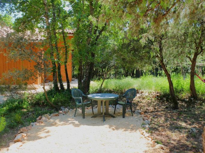 Others 2, Gite et cabane ecologiques 1000 Pailles, Ardèche