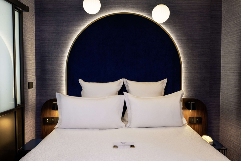 Bedroom 3, Best Western Plus Bretagne Montparnasse, Paris