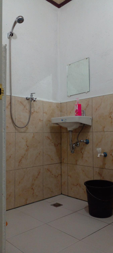 Bathroom, Seashore Inn, San Juan