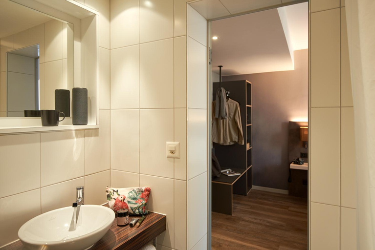 Bathroom 4, The Hey Hotel, Interlaken