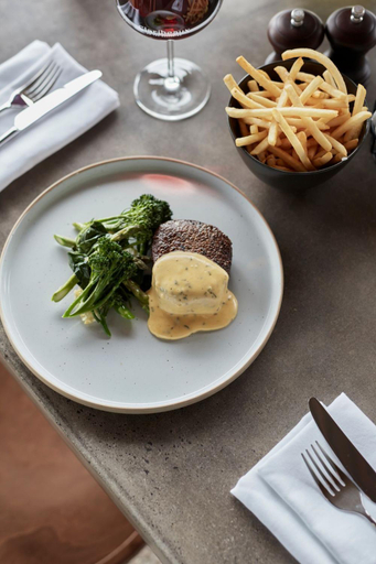 Food & Drinks 5, Accommodation @ Curlewis, Greater Geelong - Pt B
