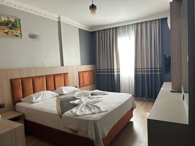 Bedroom 4, Metros Hotel, Merkez