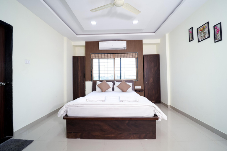 Bedroom 2, Hotel Bramha Inn, Pune