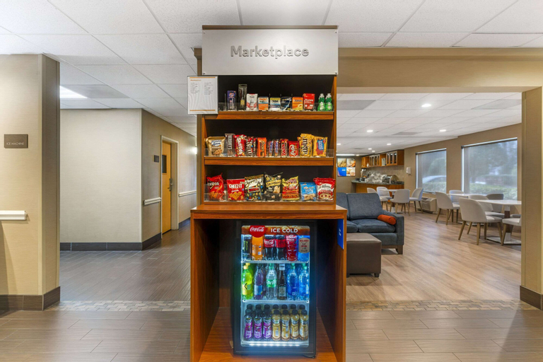 Food & Drinks 1, Comfort Suites Wilmington near Downtown, New Hanover