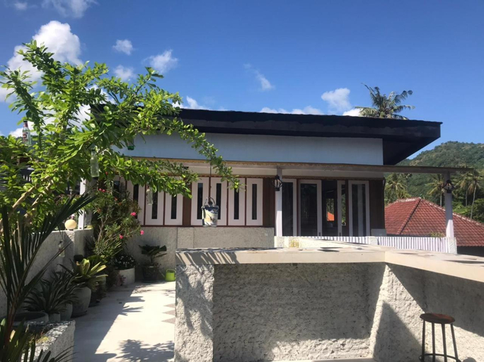 Exterior 15