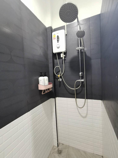 Bathroom 4