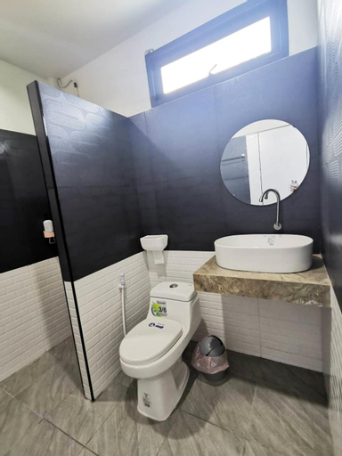 Bathroom 9