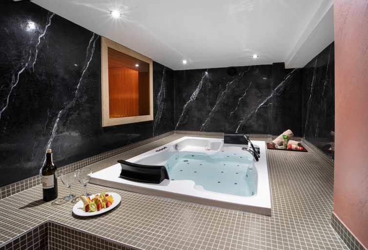 Bathroom 5, Orka Royal Hotel, Fatih