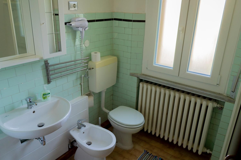 Bathroom, Reno Family House, Ravenna