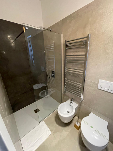 Bathroom 3, Villa Saracino, Bari