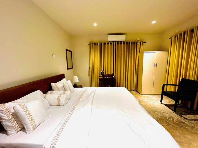 Bedroom 3, Ceylon Kingsmen Garden Hotel, Katana
