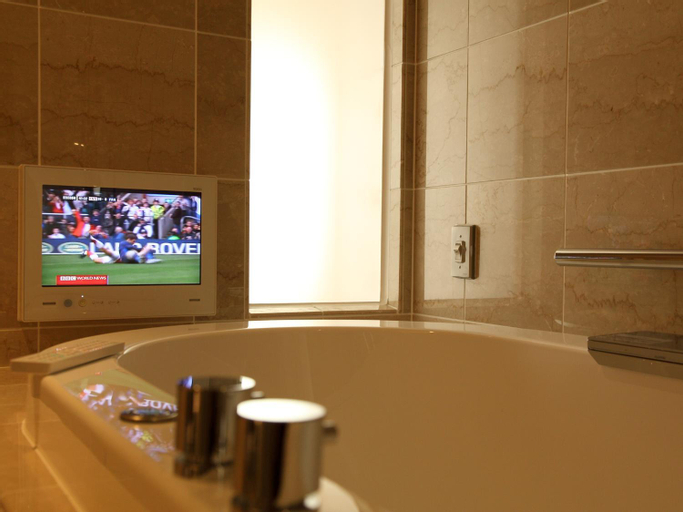 Bathroom 15