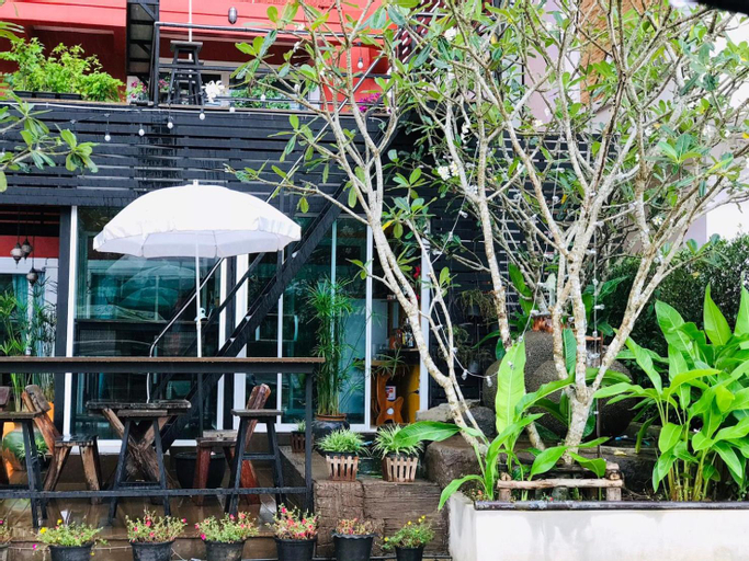 Exterior 3