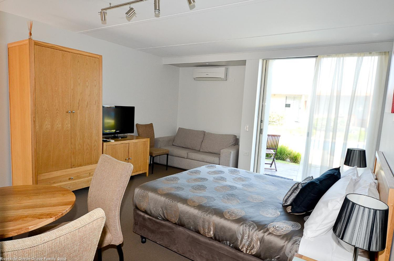 Bedroom, Riverside Ocean Grove Motel Suites and Holiday Cabins, Greater Geelong - Pt B