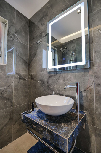 Bathroom 3, La Maison Boutique Hotel, Sarandës